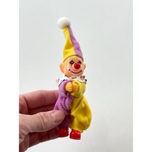 Vintage Hugging Clown Clip-On: Colorful Korean Decor